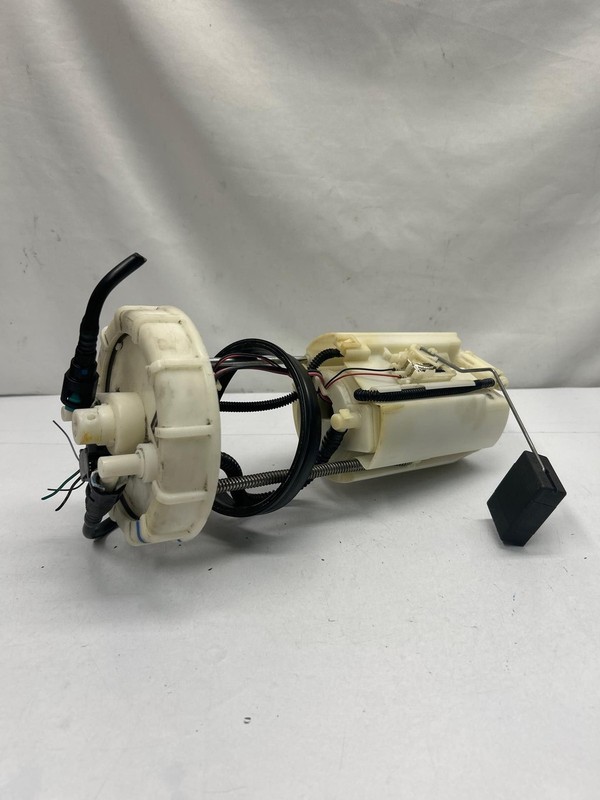 2008 to 2015 Nissan Rogue fuel pump assembly vin J 2.5L japan built AWD