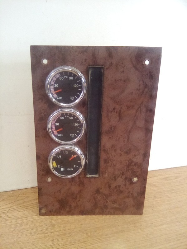 International 9200 Gauge Dash Panel 359257C91