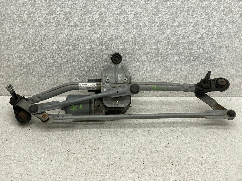 2015-2016 AUDI A3 FRONT WINDSHIELD WIPER LINKAGE MOTOR OEM LOT701