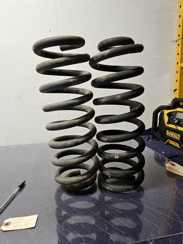 For 1999-2014 Ford E-350 Super Duty 2007-2014 Ford E-150 2pc Front Coil Springs