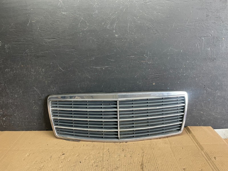 1994 to 1998 Mercedes-Benz W140 S600 S500 S320 Front Upper Grille OEM M6006 DG1