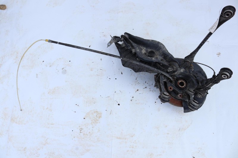 2017-2018 BMW 330I XDRIVE F30 SEDAN REAR LEFT SPINDLE KNUCKLE WHEEL HUB ASSY OEM