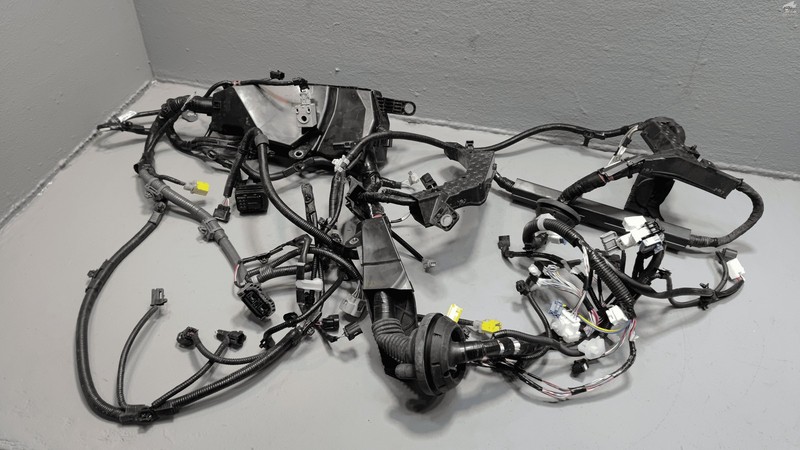 2019 Toyota Camry XSE 2.5L Engine Bay Main Wire Wiring Harness w/Fuse Box OEM