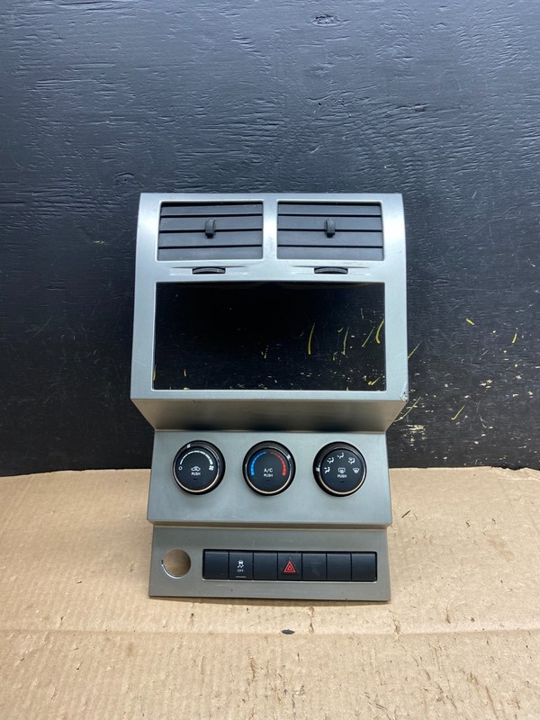 2007 to 2012 Dodge Nitro Dash Climate Temperature Control Radio Bezel Y5561 DG