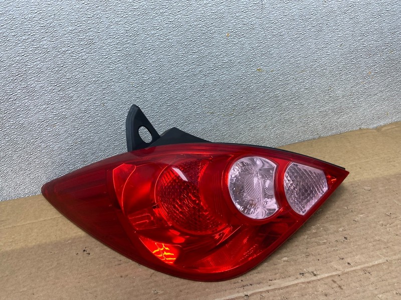 2007 - 2012 Nissan Versa Hatchback Left Driver Side Lh Tail Light Oem AB5204 LK