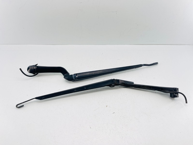 2006-2011 CADILLAC DTS OEM SET RIGHT AND LEFT WINDSHIELD WIPER ARMS ARM