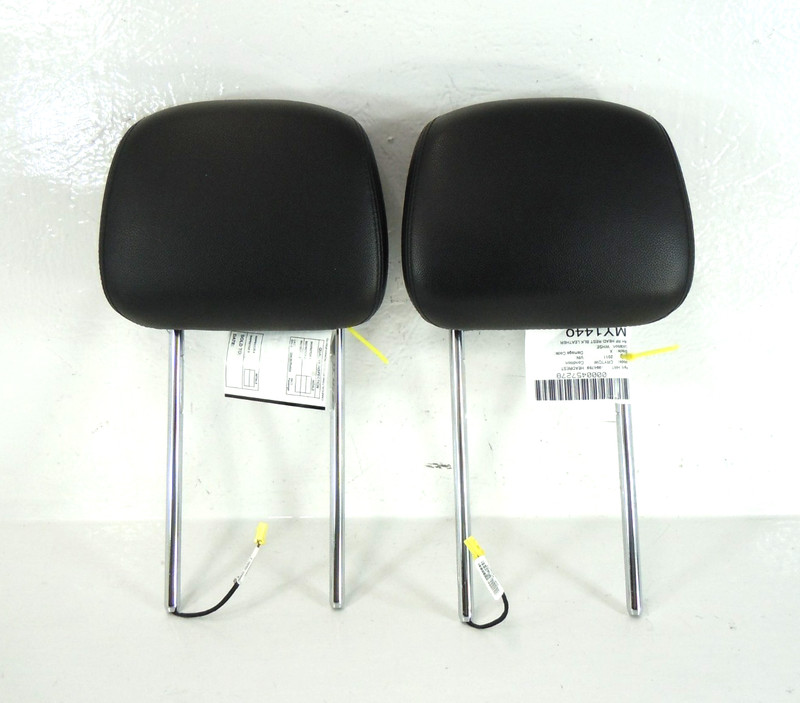 2011 11 Chrysler Town & Country Front Seat Headrest Pair Left Right OEM