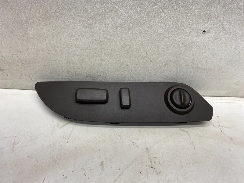 2013-2017 BUICK ENCLAVE RIGHT PASSENGER SIDE FRONT POWER SEAT CONTROL SWITCH