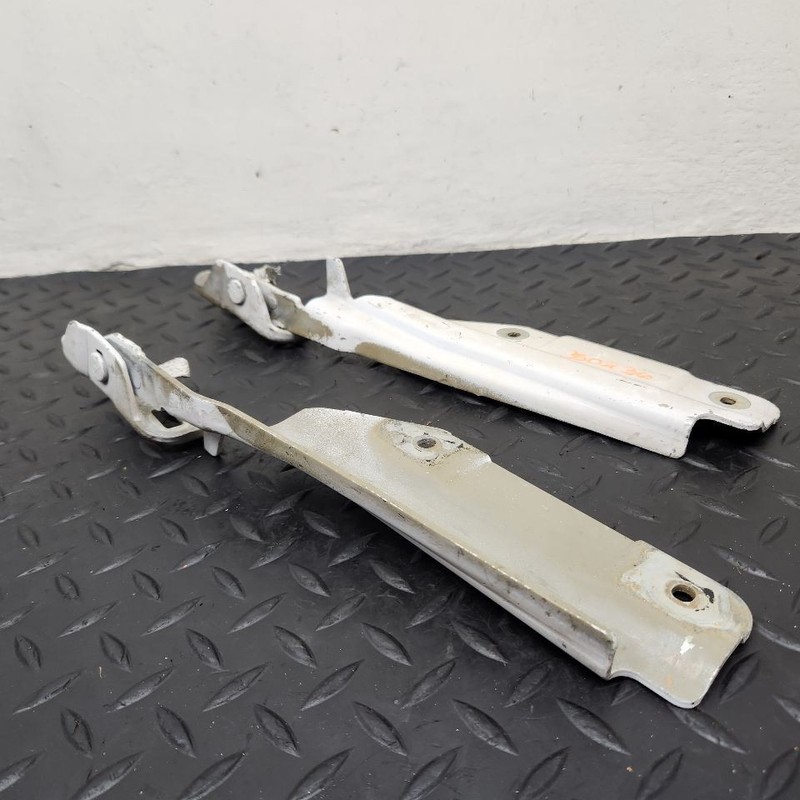 02-19 Ford E450SD Hood Hinges Pair White OEM 8C2Z-16796-A
