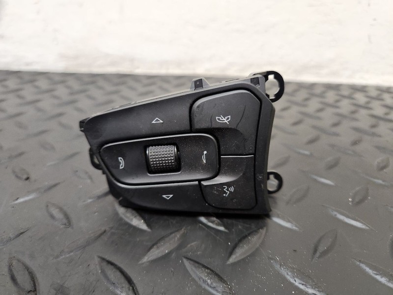24-25 Buick Envista Steering Wheel Audio Radio Switch OEM 42781006
