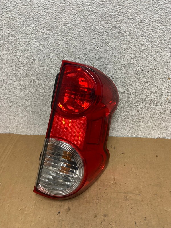 2013 to 2017 Nissan NV200 Right Passenger RH Side Tail Light Oem AD3129 LK