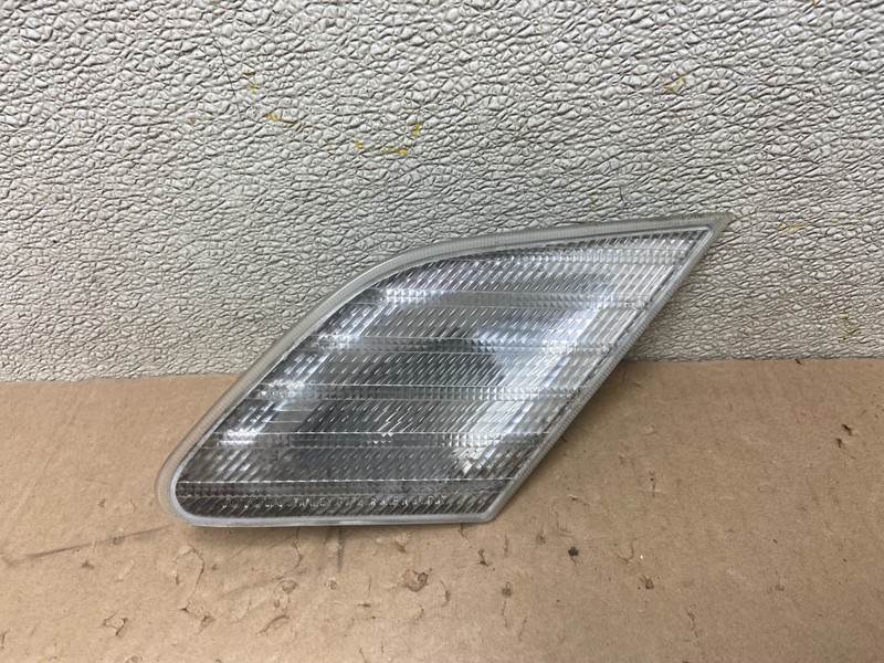 2000 2001 2002 Toyota Avalon Right Passenger Side Inner Tail Light Oem AA0530 DW