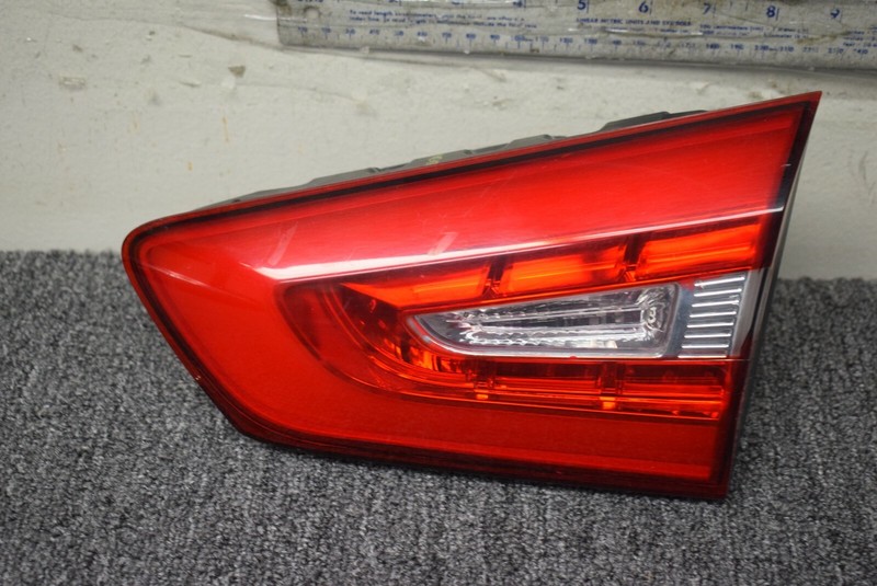 2014-2016 KIA CADENZA RIGHT SIDE INNER TAIL LIGHT FACTORY OEM