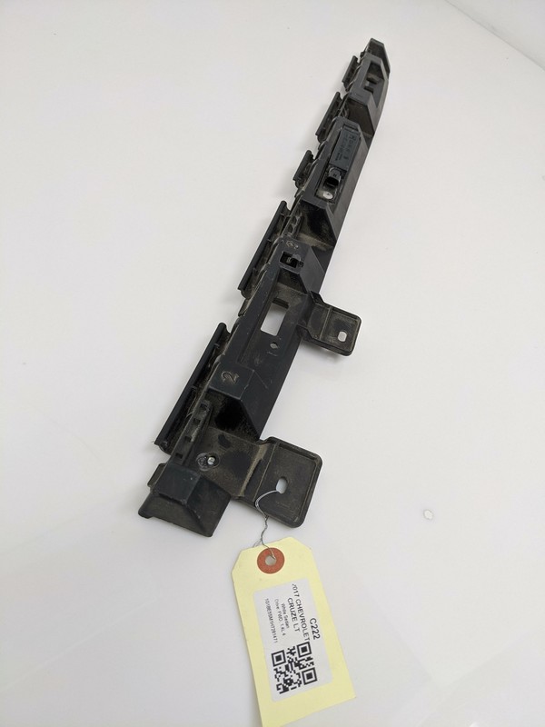 Rear Bumper Center Support Bracket 2017 Chevrolet Cruze LT 84077172 2016-2019