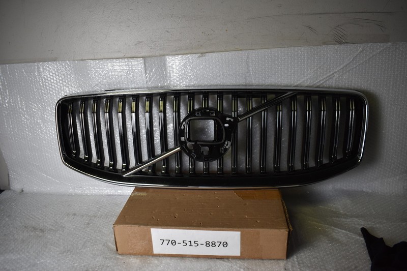 VOLVO XC60 UPPER GRILLE 2022-2024 OEM 32291019
