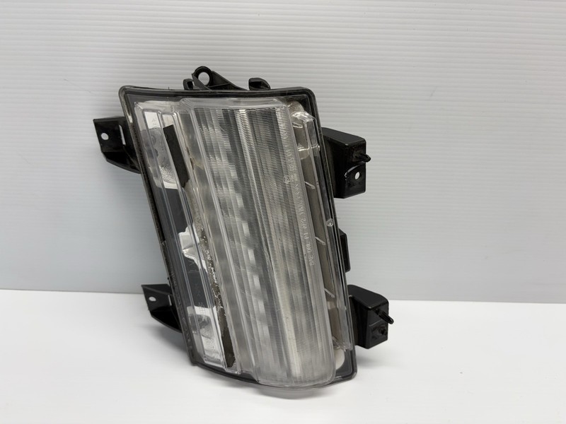 2018 - 2024 Jeep Wrangler oem Driver Left LED Turn Signal Park Light 55112885AG