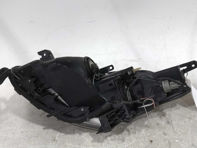 Used Right Headlight Assembly fits: 2008 Nissan Altima Sdn halogen Right Grade A