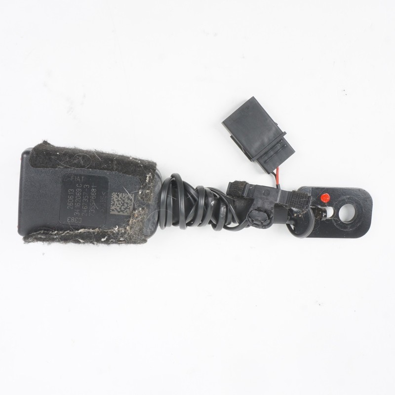 2014 - 2019 Fiat 500L Front Left Driver Side Seat Belt Tensioner Latch Buckle