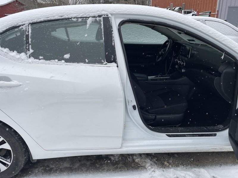 2020-24 NISSAN SENTRA RIGHT ROCKER W/POST WHITE PC:QAC 2.0L AT FWD 49K SV 65083