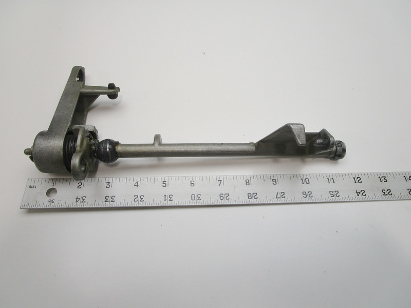 313687 OMC Evinrude Johnson 100 HP Throttle Control Shaft & Spark Advance 313719