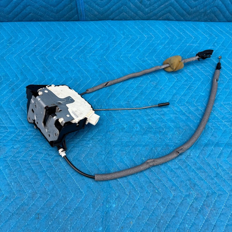2010–2012 Range Rover L322 Front Right Door Latch Lock OEM 3H4221812CE