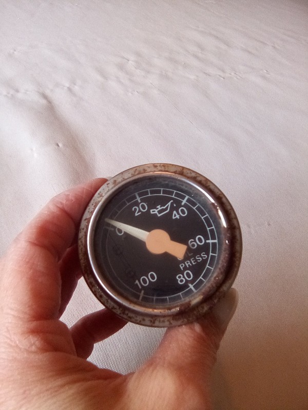 Ford F7HT-9273-AA Oil Pressure Gauge