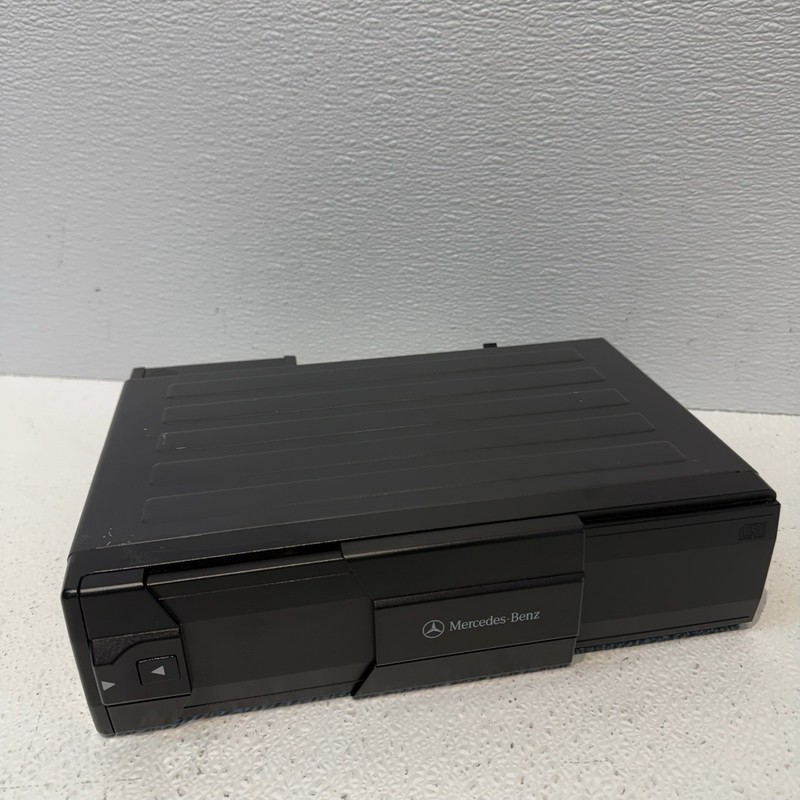 97-02 Mercedes R129 SL500 CD Changer 6 Disk Player 0028205989 OEM