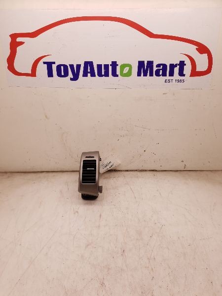 07 TOYOTA PRIUS PASSENGER RIGHT FRONT VENT WITH BEZEL