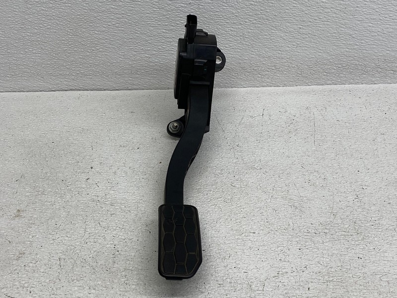 2017-2020 JAGUAR F-PACE GAS THROTTLE ACCELERATOR PEDAL OEM LOT668