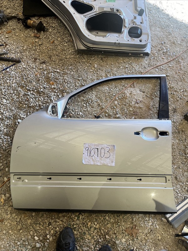 96 97 98 99 MERCEDES BENZ E320 E420 E300D FRONT LEFT DOOR SHELL