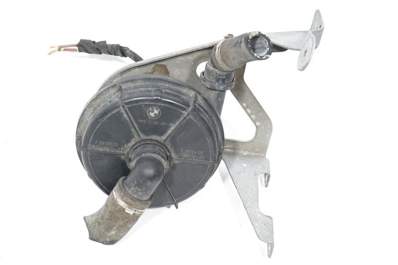 04 05 06 07 BMW 545i E60 SECONDARY EMISSION AIR SMOG PUMP W/ BRACKET OEM