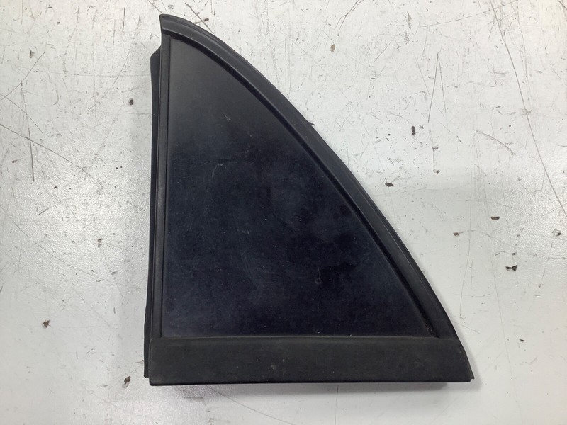 88-91 Honda CRXDX Right Rear Tailgate Triangle Side Garnish 75550-SH2-004 OEM