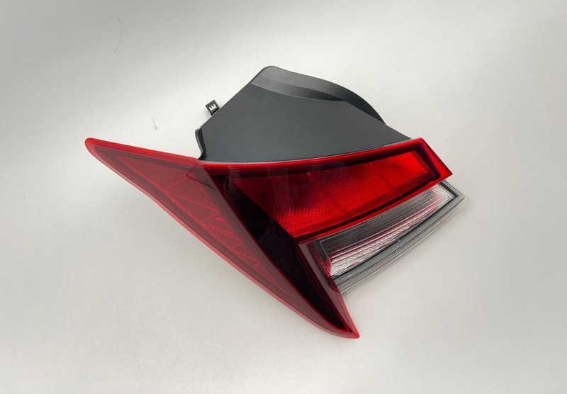 2021-2023 HYUNDAI ELANTRA LEFT TAILLIGHT QUARTER MOUNTED 14K -SEL- 58280