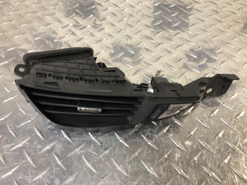 13-18 Cadillac ATS Driver Vent With Ignition Button Oem Tested