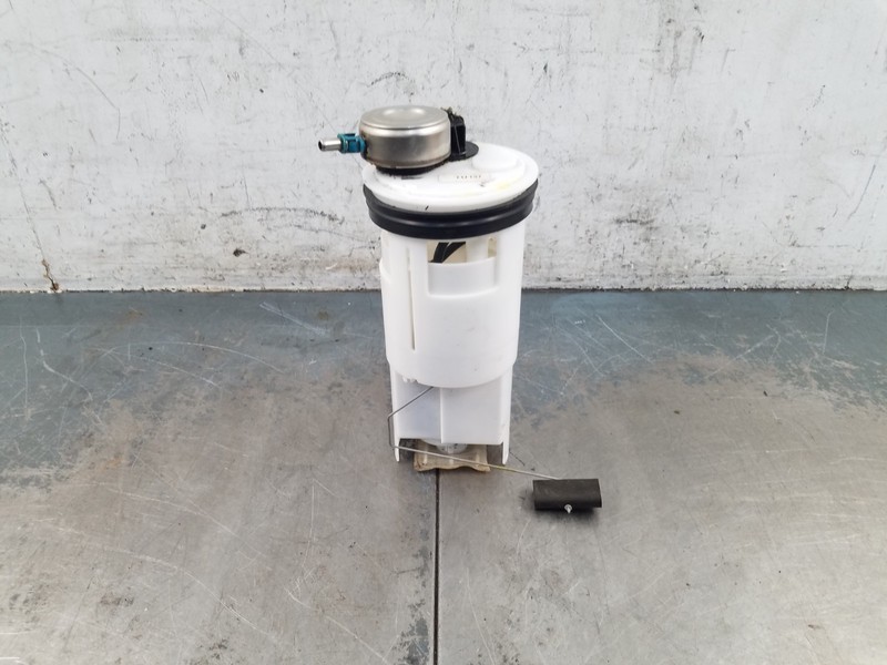 2001 Dodge Dakota R/T Xcab Fuel Pump / Sending Unit #3949 LL7
