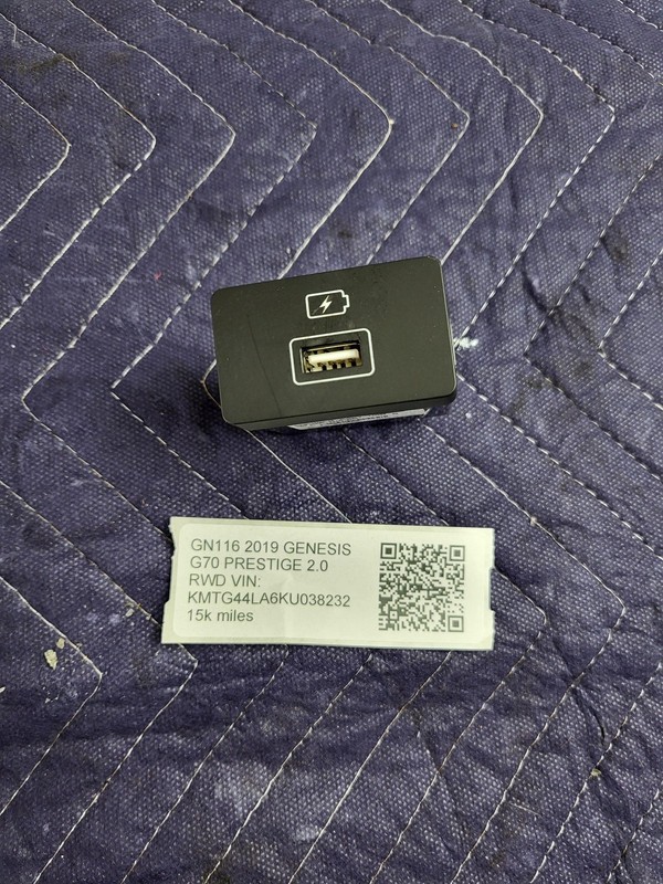 Used Oem GENESIS Center Console USB Charge Adapter 96125-G9000 for 2019-2021 G70