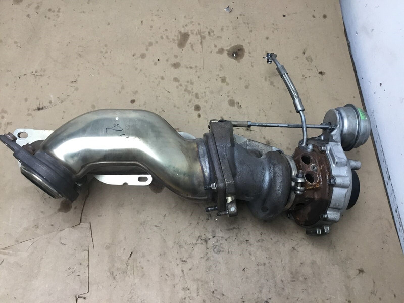 Mercedes SL550 R231 2013 4.6L Engine Right Turbo Turbocharger Manifold 13-19 :Y