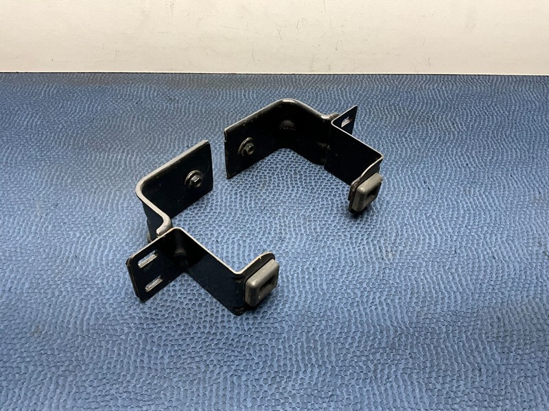 06–10 Saturn Sky Radiator Air Intake Upper Mount Bracket Holder SET OEM 69K Mile