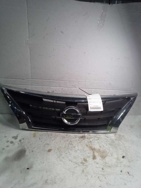 2016 Nissan Versa OEM Grille Grey Used 623109KM0A 89000 Miles
