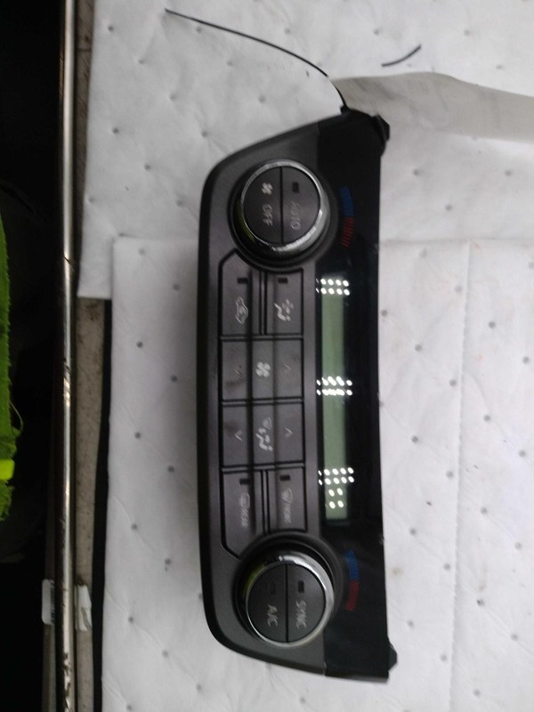 2013-2015 Toyota RAV4 A/C Selector Switch OEM Red 559000R030 84K Miles