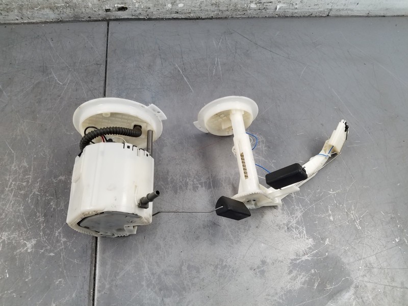 2014 Chevy Camaro SS Fuel Pump / Sending Unit #2605 B7