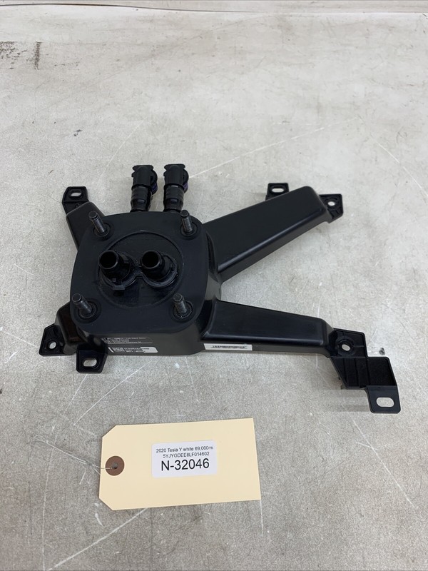 20-24 Tesla Model Y Computer Mounting Bracket Genuine 1497304-00-C OEM 32046 B23