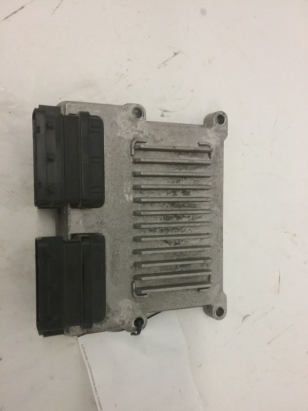 Engine ECM Electronic Control Module 3.3L Fits 17-18 SANTA FE 2095676