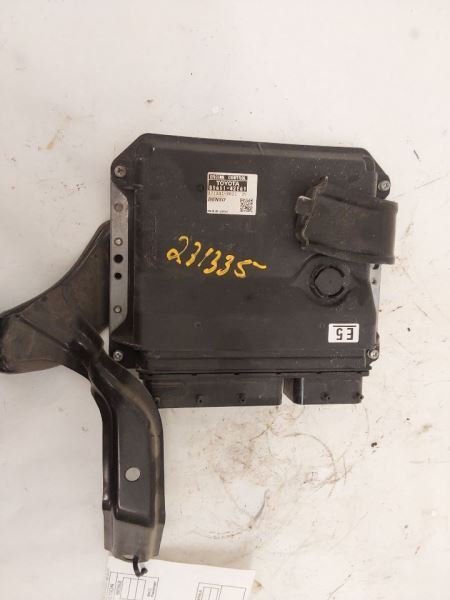 Engine ECM Electronic Control Module 4 Cylinder 4WD Fits 07 RAV4 3103899