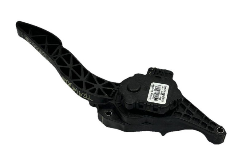 Chevrolet Traverse accelerator pedal 2017 pedal assembly 3.6L OEM 84024926