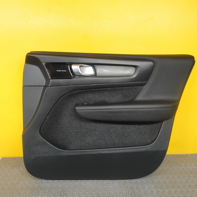 2019-2022 VOLVO XC40 FRONT RIGHT SIDE DOOR TRIM PANEL COVER OEM TRIM 31407668