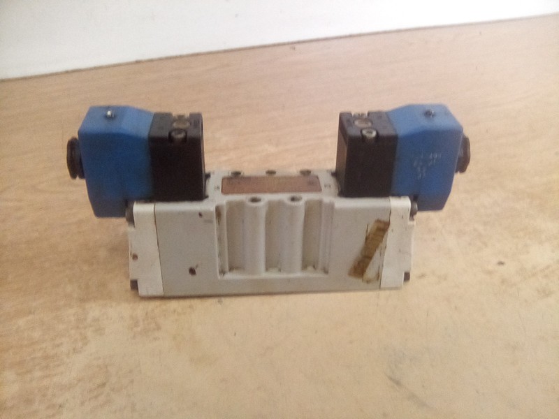Parker H12VXBG0B9C Pneumatic Solenoid Valve 24VDC