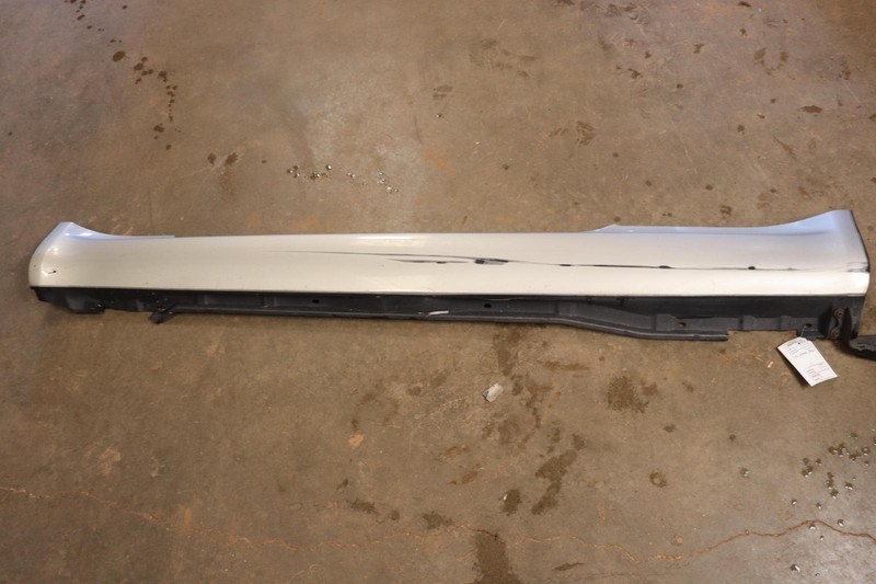 2002-2005 LEXUS SC430 LOWER LEFT DRIVER SIDE SKIRT ROCKER MOLDING SILVER OEM