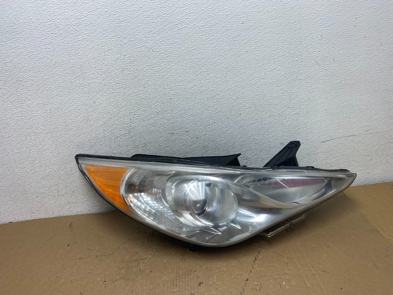 2011 - 2014 Hyundai Sonata Right Passenger Rh Side Headlight Halogen AD7973 DW
