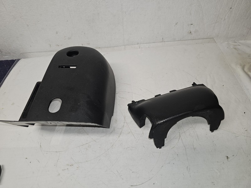 BUICK ENCORE GX STEERING COLUMN SHROUD UPPER & LOWER COVER OEM 2020